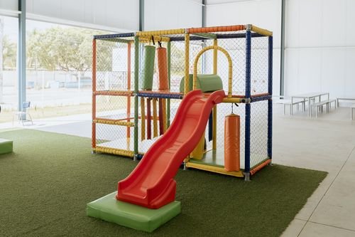 Kid Play instalado com escorregador